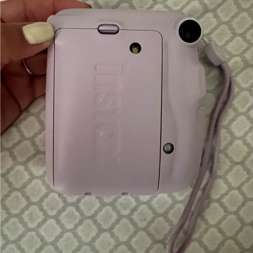 Fujifilm Instax Mini 11 Camera + Camera Case + Film